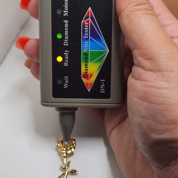 Flower Diamond Urn Pendant, Keepsake Ash Holder, Urn Jewelry for ashes, Memorial - Picture 5 of 6